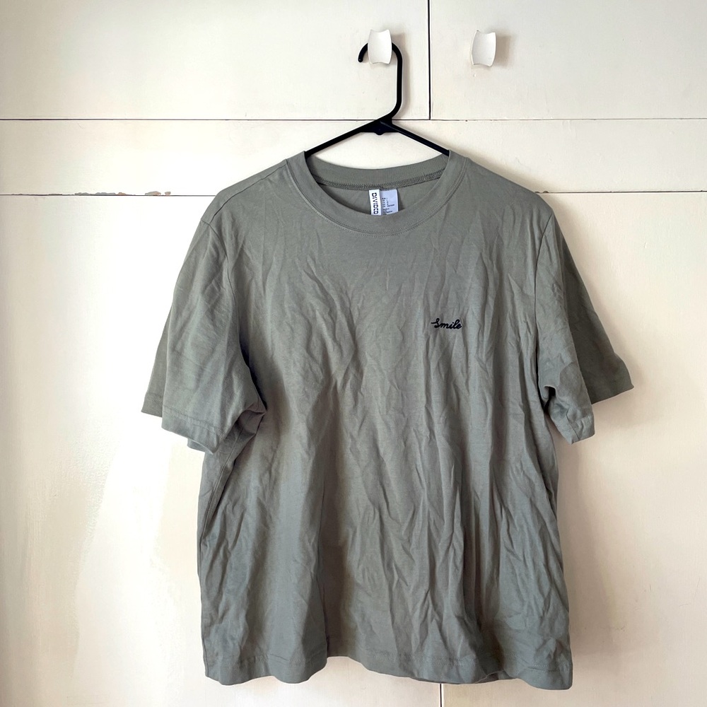 Green SMILE crewneck t shirt